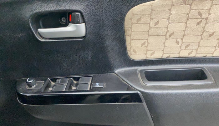 2017 Maruti Wagon R 1.0 VXI, Petrol, Manual, 49,296 km, Driver Side Door Panels Control