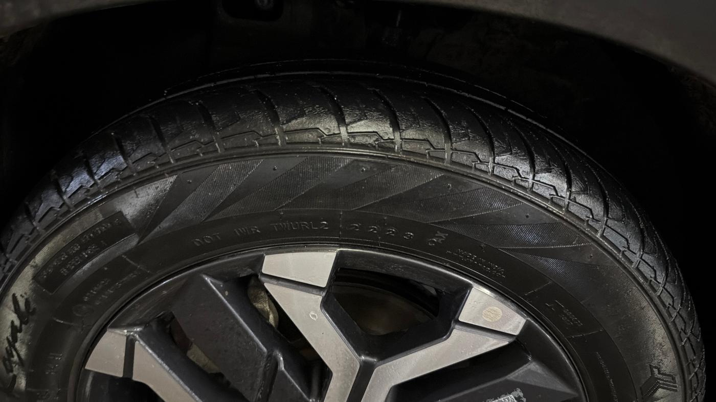 2023 Hyundai EXTER SX (O) CONNECT 1.2 MT DUAL TONE, Petrol, Manual, 45,550 km, Left Front Tyre Tread