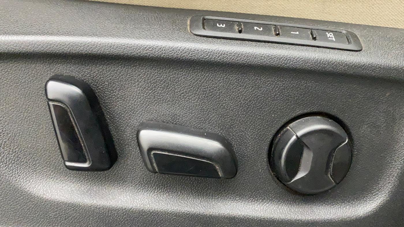 2017 Skoda Kodiaq STYLE 2.0 TDI 4X4 AT, Diesel, Automatic, 91,008 km, Driver Side Adjustment Panel
