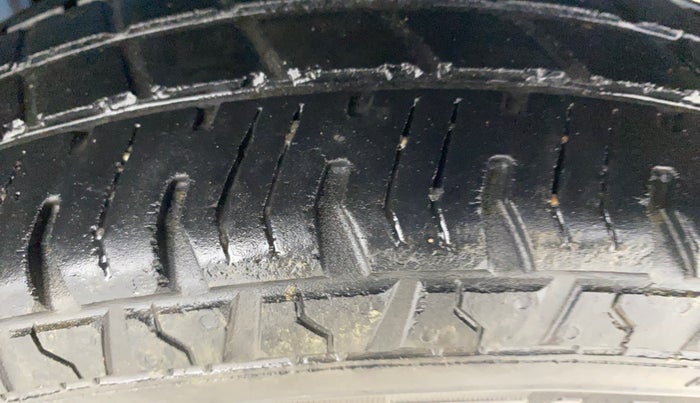 2018 Maruti Alto 800 LXI, Petrol, Manual, 48,264 km, Left Rear Tyre Tread