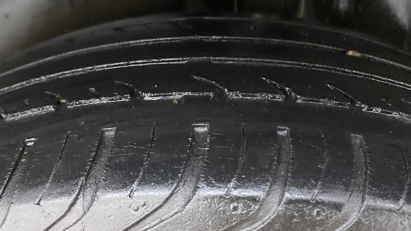 2014 Volkswagen Polo HIGHLINE1.2L PETROL, Petrol, Manual, 75,226 km, Left Rear Tyre Tread