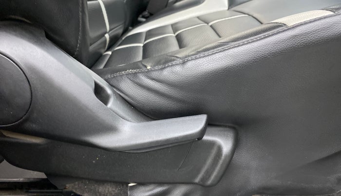 2017 Maruti IGNIS ZETA 1.2 AMT, Petrol, Automatic, 45,243 km, Driver Side Adjustment Panel