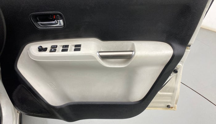2017 Maruti IGNIS ZETA 1.2 AMT, Petrol, Automatic, 45,243 km, Driver Side Door Panels Control
