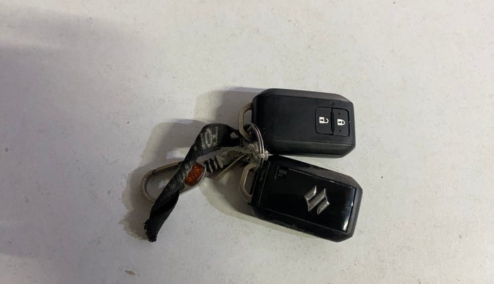 2022 Maruti Baleno ZETA PETROL 1.2, Petrol, Manual, 39,857 km, Key Close Up