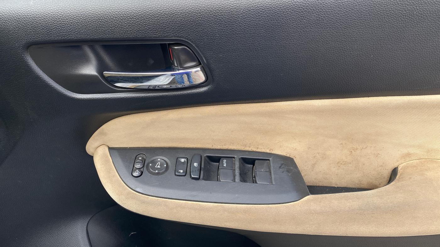 2022 Honda City 1.5L I-VTEC VX, Petrol, Manual, 22,243 km, Driver Side Door Panels Control