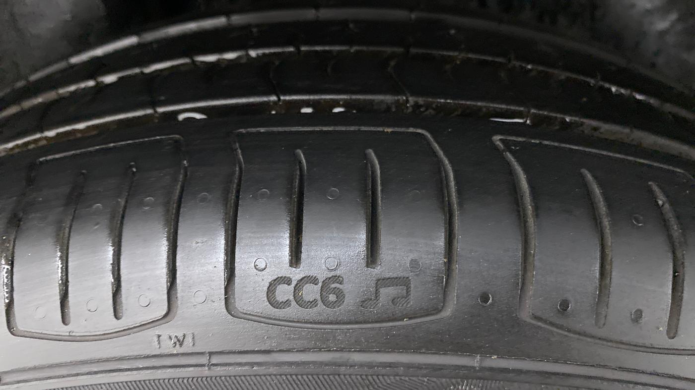 2015 Skoda Rapid 1.5 TDI AT STYLE PLUS, Diesel, Automatic, 59,133 km, Right Rear Tyre Tread