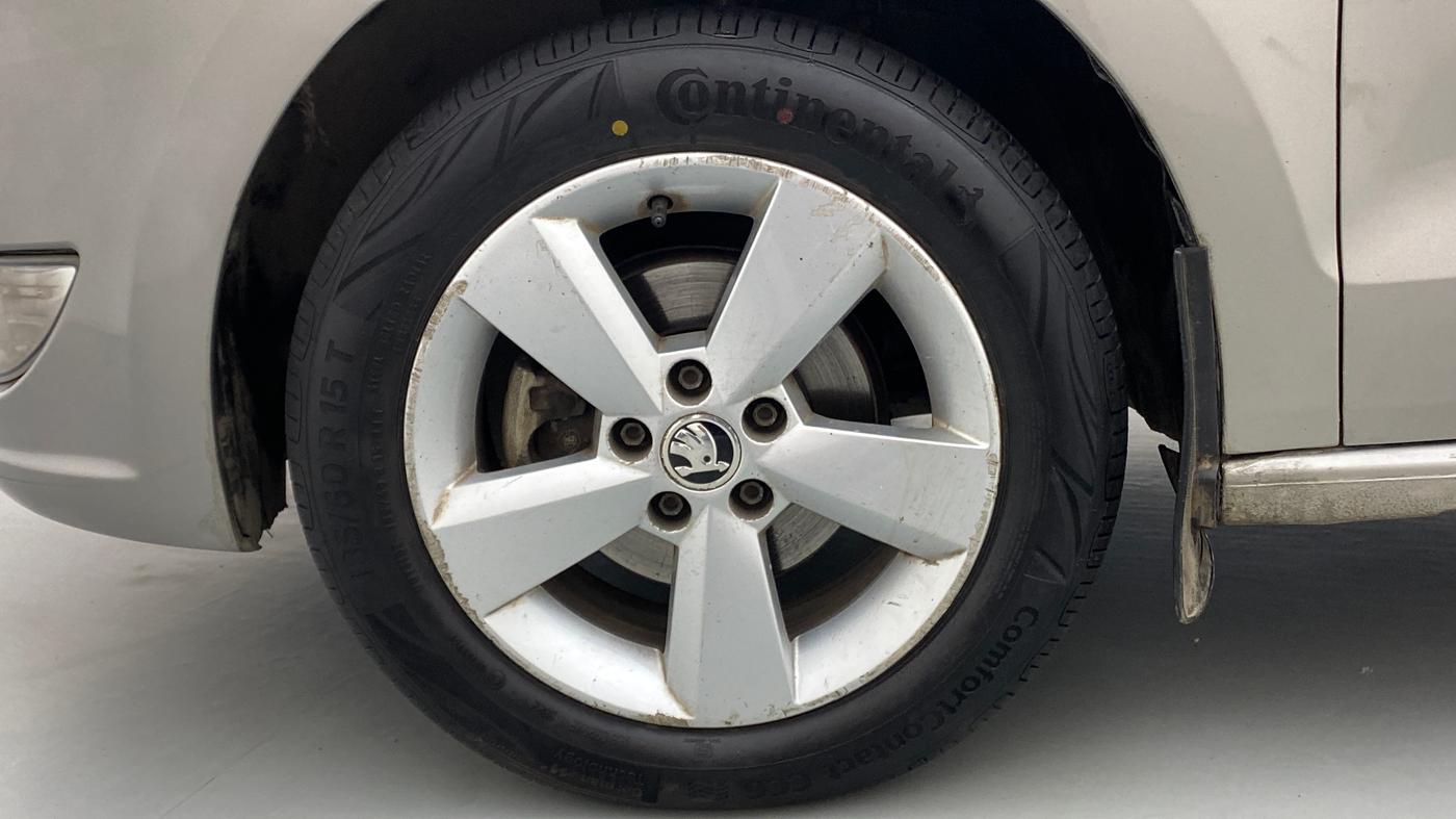 2015 Skoda Rapid 1.5 TDI AT STYLE PLUS, Diesel, Automatic, 59,133 km, Left Front Wheel