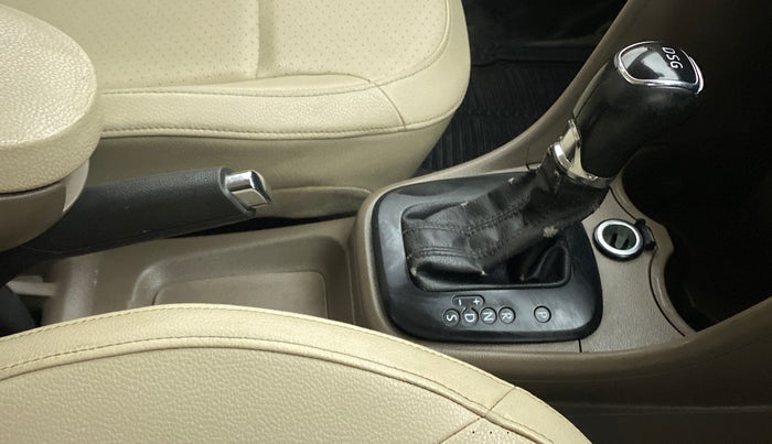 2015 Skoda Rapid 1.5 TDI AT STYLE PLUS, Diesel, Automatic, 59,133 km, Gear Lever