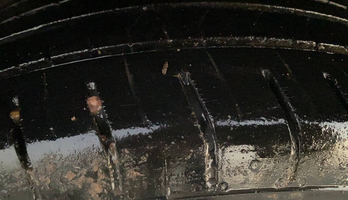 2021 Hyundai VENUE S+ 1.2, Petrol, Manual, 24,191 km, Right Rear Tyre Tread