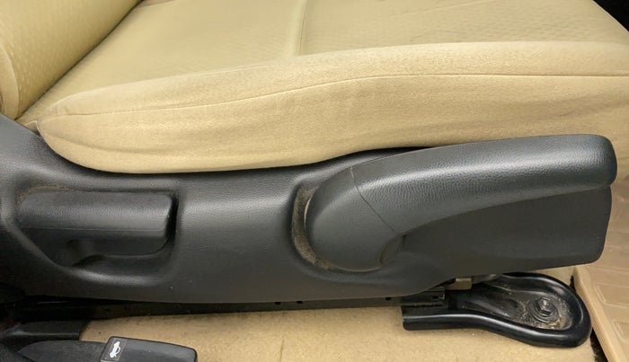 2019 Honda City 1.5L I-VTEC V MT, Petrol, Manual, 29,116 km, Driver Side Adjustment Panel