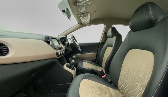 2018 Hyundai Grand i10 SPORTZ 1.2 KAPPA VTVT, CNG, Manual, 19,230 km, Right Side Front Door Cabin