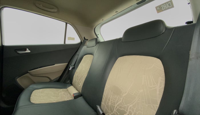 2018 Hyundai Grand i10 SPORTZ 1.2 KAPPA VTVT, CNG, Manual, 19,230 km, Right Side Rear Door Cabin