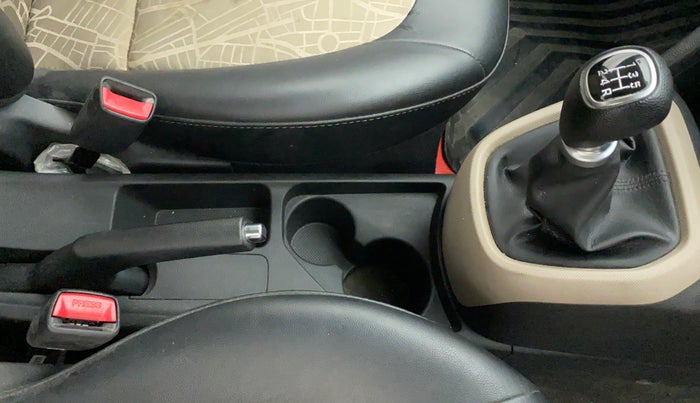 2018 Hyundai Grand i10 SPORTZ 1.2 KAPPA VTVT, CNG, Manual, 19,230 km, Gear Lever