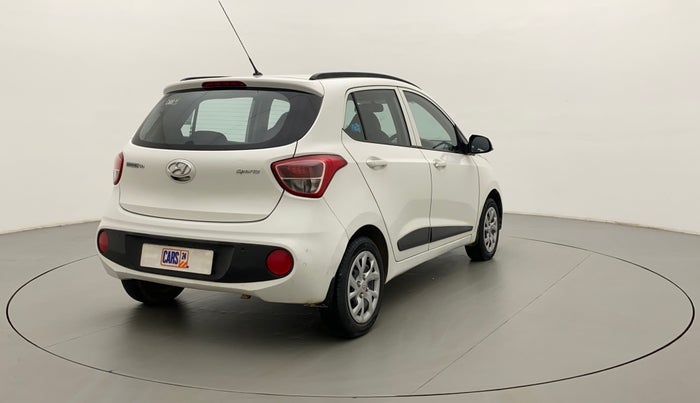 2018 Hyundai Grand i10 SPORTZ 1.2 KAPPA VTVT, CNG, Manual, 19,230 km, Right Back Diagonal