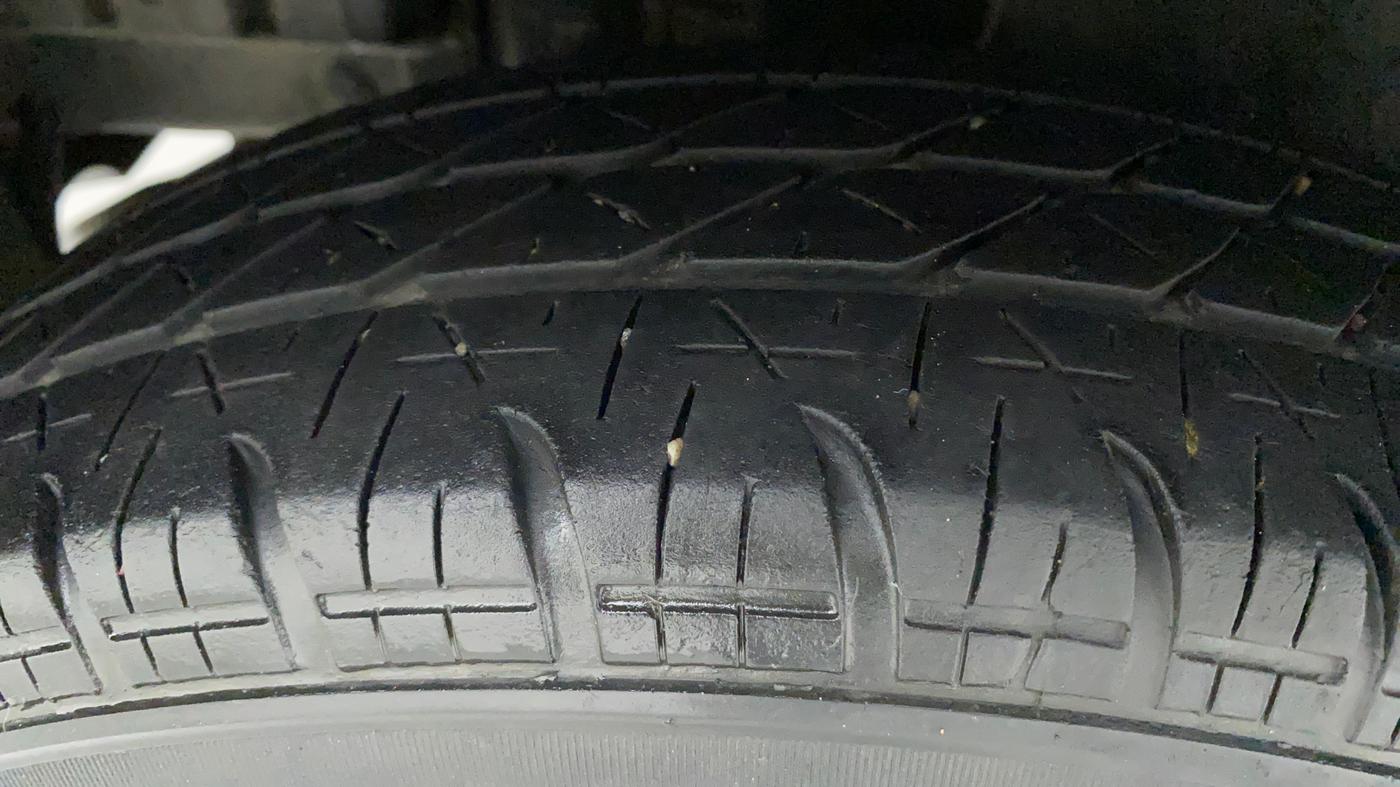 2015 Maruti Swift VXI, Petrol, Manual, 86,955 km, Right Rear Tyre Tread