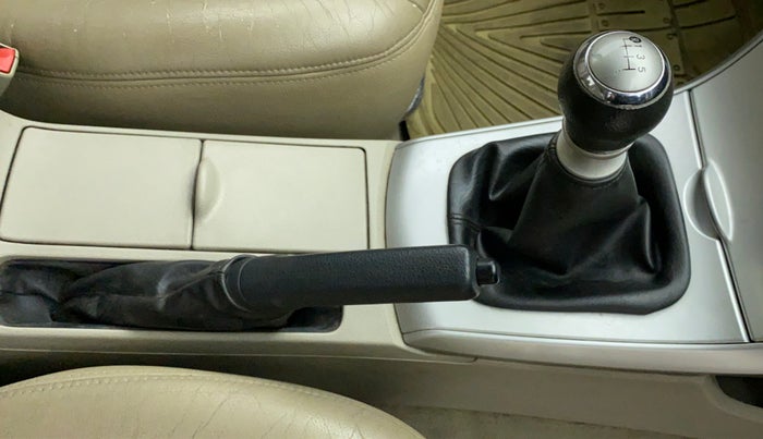 2014 Toyota Corolla Altis J S, Petrol, Manual, 53,613 km, Gear Lever
