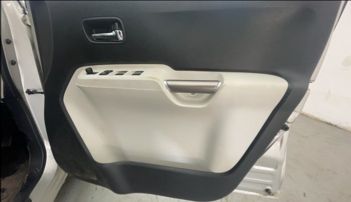 2018 Maruti IGNIS DELTA 1.2 AMT, Petrol, Automatic, 15,249 km, Driver Side Door Panels Control