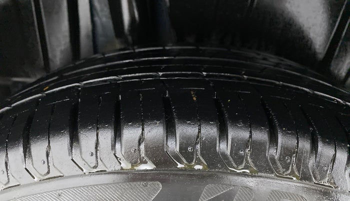 2021 Maruti XL6 ALPHA AT, Petrol, Automatic, 26,020 km, Right Rear Tyre Tread