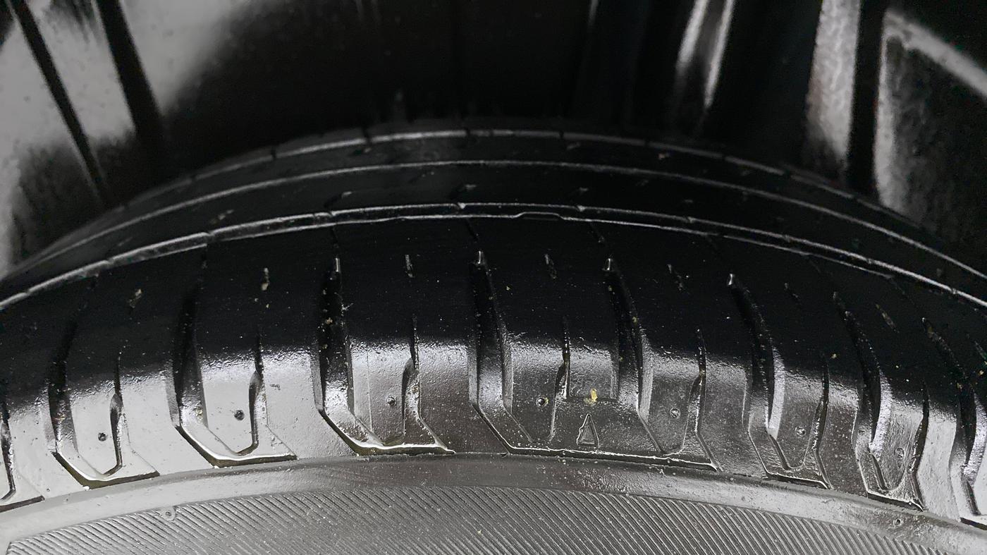 2021 Maruti XL6 ALPHA AT, Petrol, Automatic, 26,020 km, Left Rear Tyre Tread