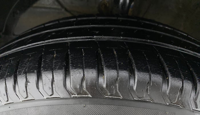 2021 Maruti XL6 ALPHA AT, Petrol, Automatic, 26,020 km, Left Front Tyre Tread