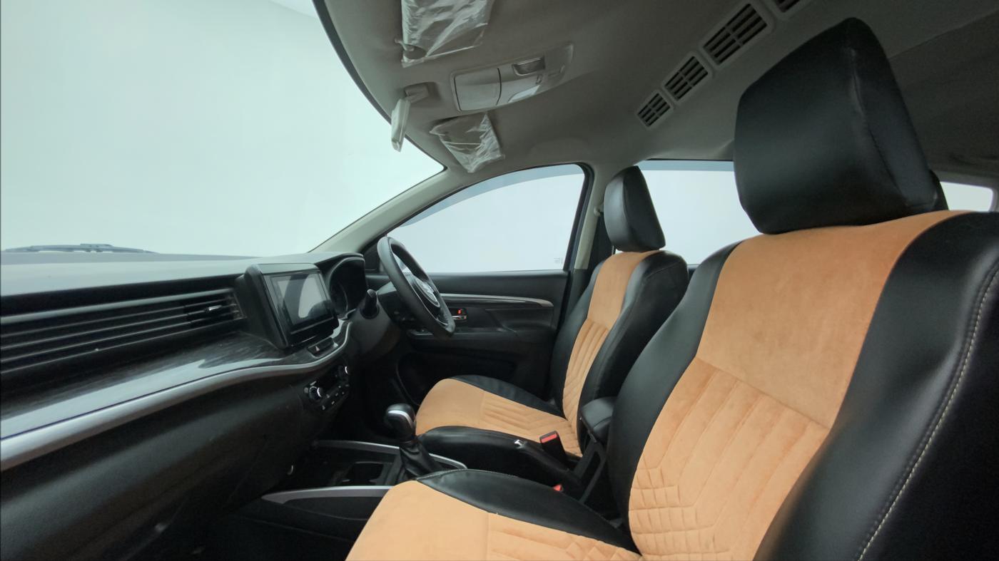 2021 Maruti XL6 ALPHA AT, Petrol, Automatic, 26,020 km, Right Side Front Door Cabin