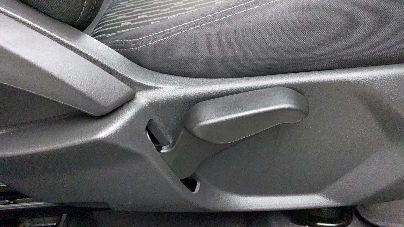 2020 Ford New Figo 1.2 TITANIUM, Petrol, Manual, 2,275 km, Driver Side Adjustment Panel