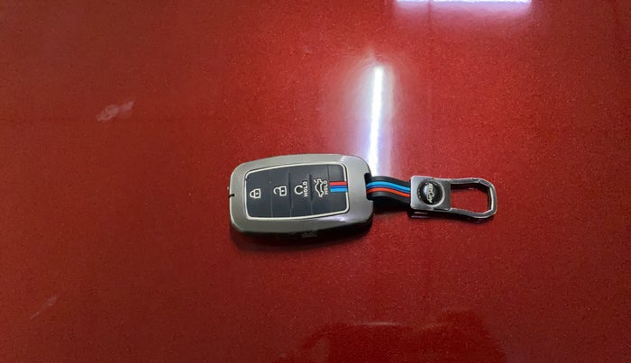 2022 KIA SONET HTX PLUS 1.0 IMT, Petrol, Manual, 65,766 km, Key Close Up