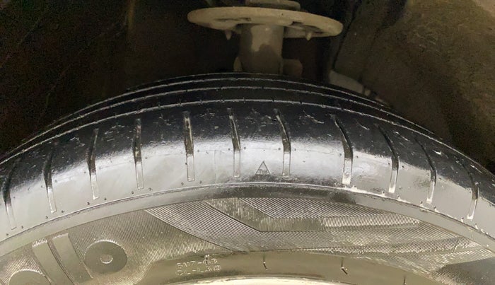 2017 Maruti Baleno ALPHA PETROL 1.2, CNG, Manual, 83,624 km, Right Front Tyre Tread