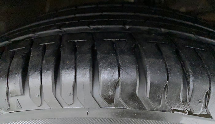 2020 Maruti XL6 ZETA AT SHVS, Petrol, Automatic, 8,072 km, Right Rear Tyre Tread