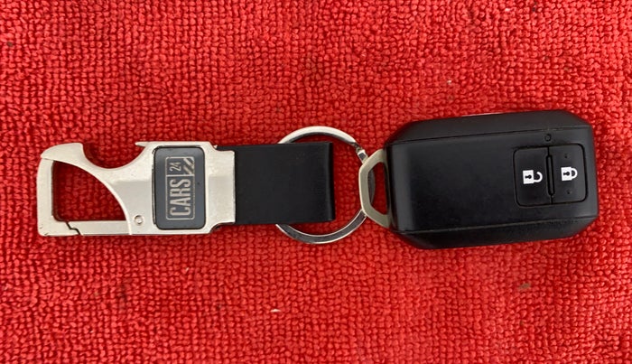 2020 Maruti XL6 ZETA AT SHVS, Petrol, Automatic, 8,072 km, Key Close Up