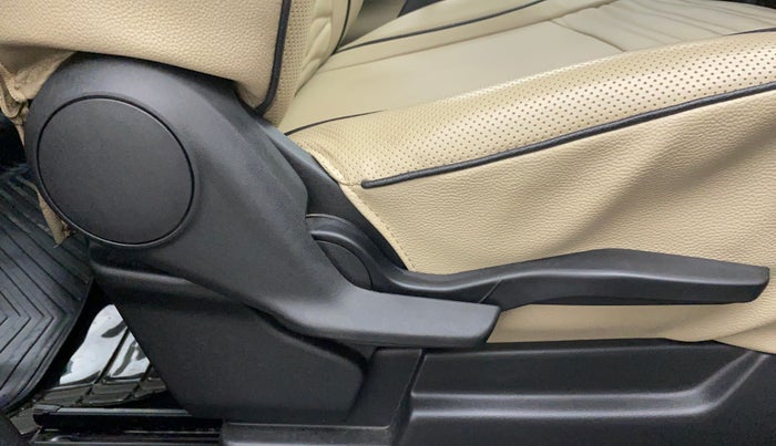 2020 Maruti XL6 ZETA AT SHVS, Petrol, Automatic, 8,072 km, Driver Side Adjustment Panel