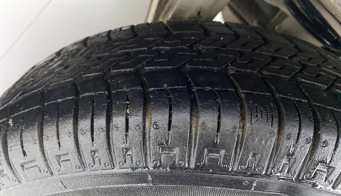 2015 Maruti Alto 800 LXI, Petrol, Manual, 25,060 km, Right Rear Tyre Tread