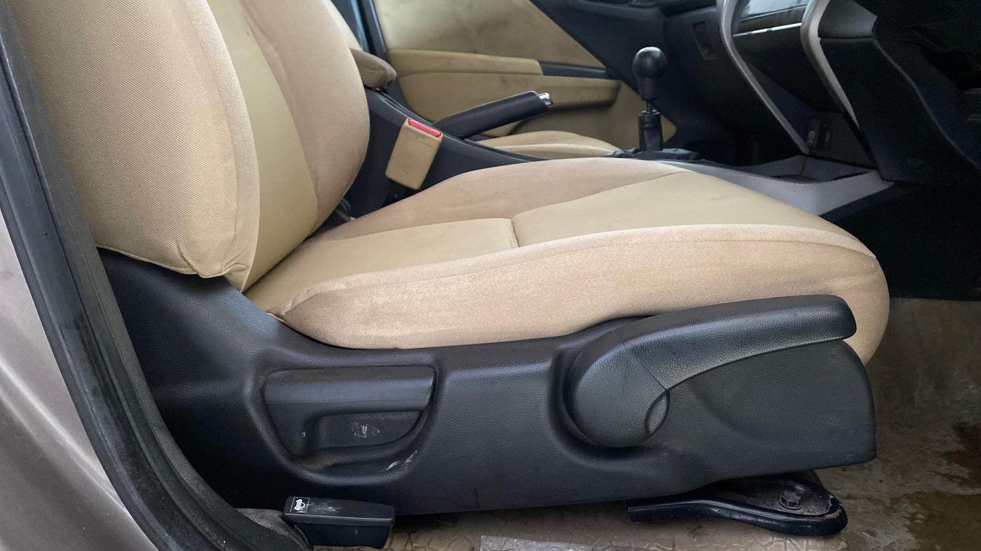 2016 Honda City 1.5L I-DTEC SV, Diesel, Manual, 94,447 km, Driver Side Adjustment Panel