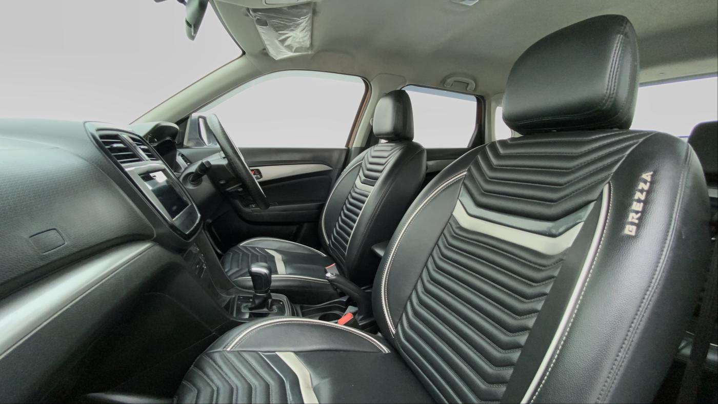 2019 Maruti Vitara Brezza ZDI+ DUAL TONE AMT, Diesel, Automatic, 48,487 km, Right Side Front Door Cabin