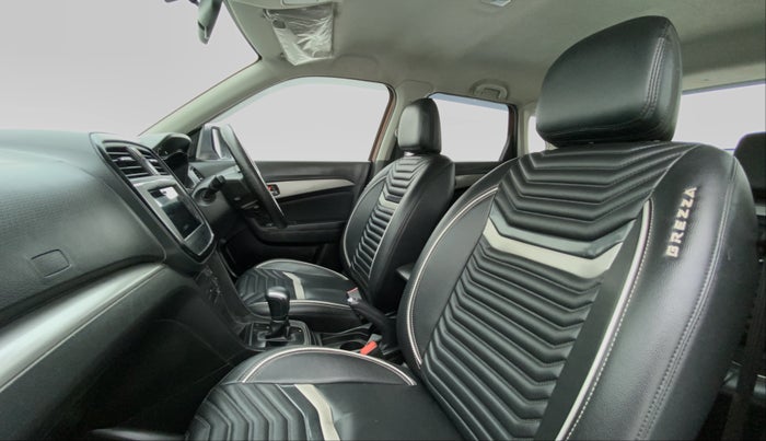 2019 Maruti Vitara Brezza ZDI+ DUAL TONE AMT, Diesel, Automatic, 48,487 km, Right Side Front Door Cabin