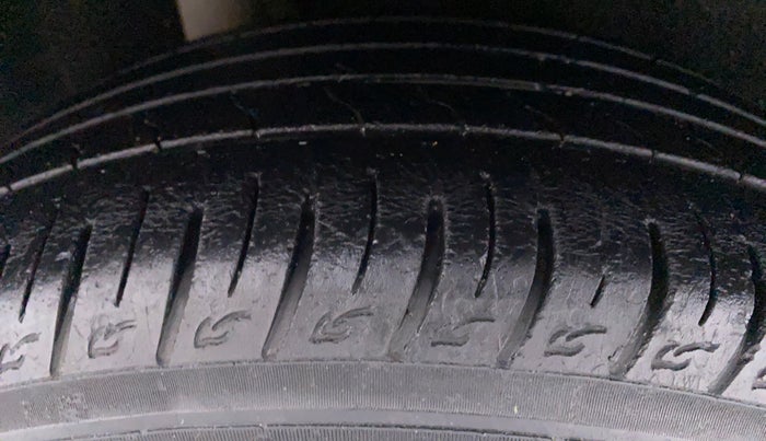 2019 Maruti Vitara Brezza ZDI+ DUAL TONE AMT, Diesel, Automatic, 48,487 km, Right Rear Tyre Tread