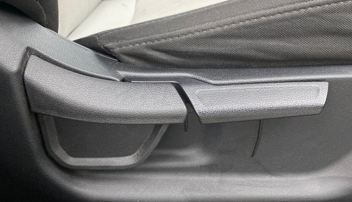 2023 Hyundai NEW I20 SPORTZ 1.2 IVT, Petrol, Automatic, 28,281 km, Driver Side Adjustment Panel