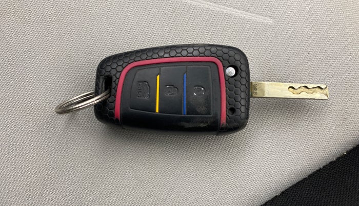 2023 Hyundai NEW I20 SPORTZ 1.2 IVT, Petrol, Automatic, 28,281 km, Key Close Up