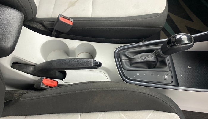 2023 Hyundai NEW I20 SPORTZ 1.2 IVT, Petrol, Automatic, 28,281 km, Gear Lever