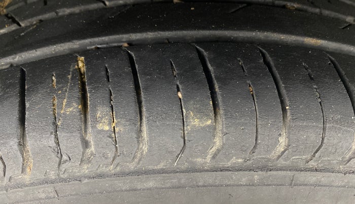 2023 Hyundai NEW I20 SPORTZ 1.2 IVT, Petrol, Automatic, 28,281 km, Right Rear Tyre Tread