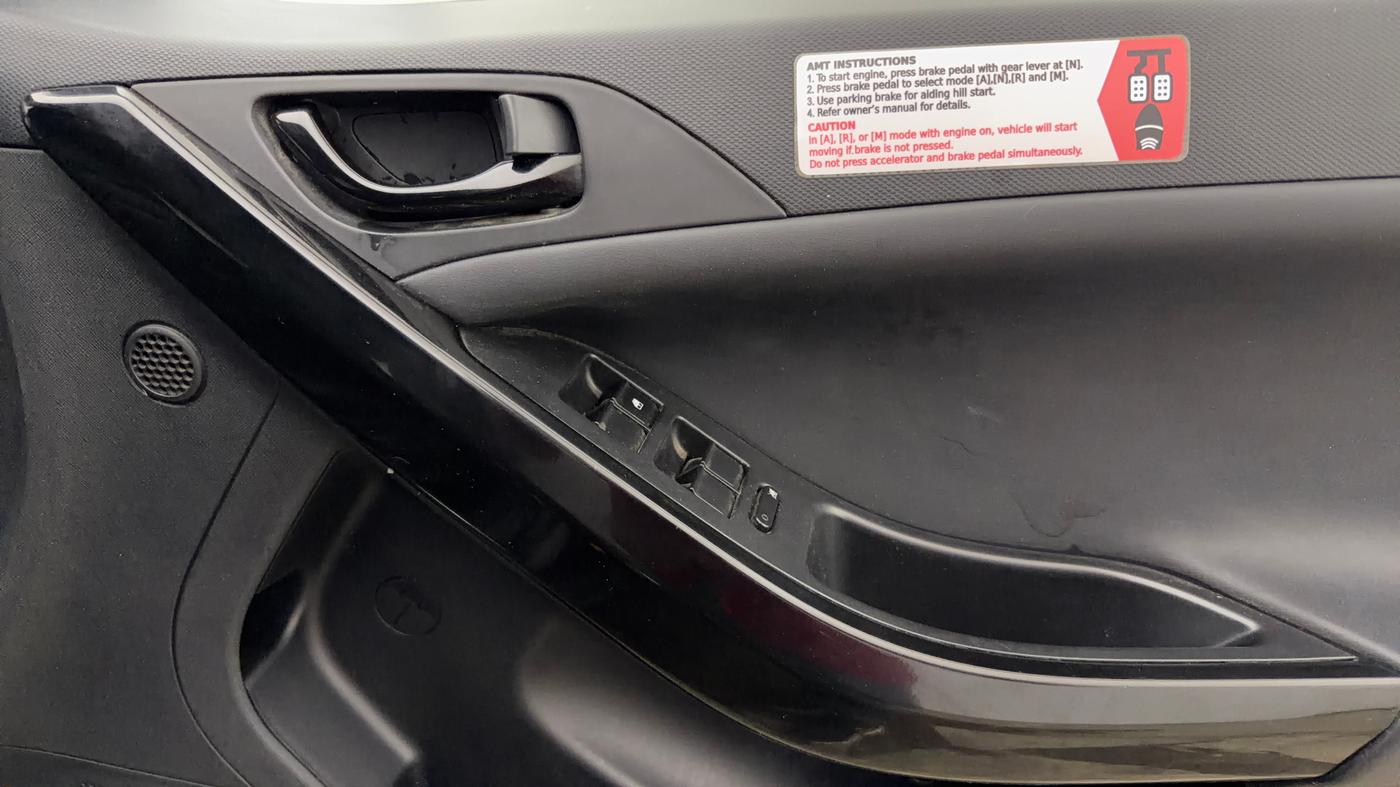 2022 Tata NEXON XZA PLUS PETROL DARK EDITION, Petrol, Automatic, 51,264 km, Driver Side Door Panels Control