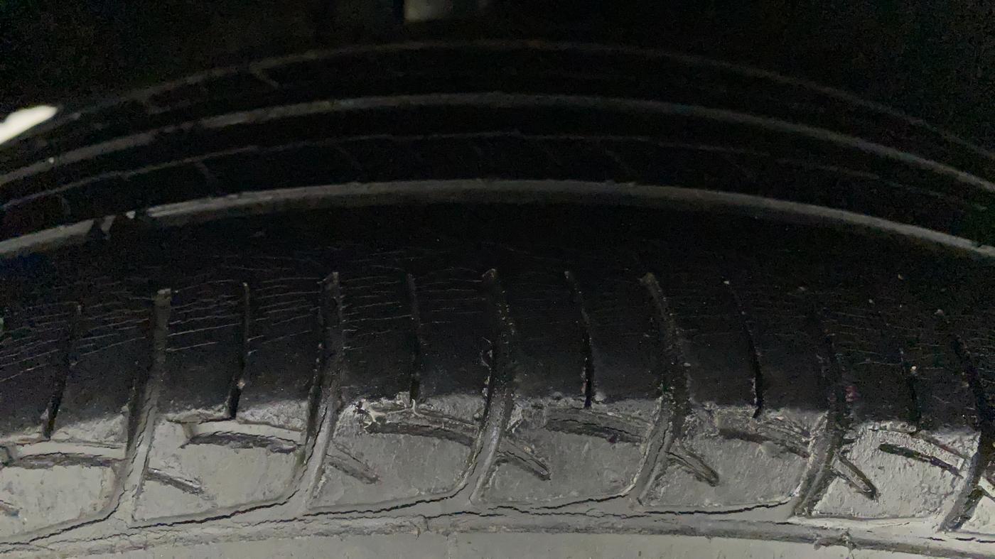 2015 Maruti Baleno DELTA PETROL 1.2, CNG, Manual, 69,216 km, Right Rear Tyre Tread