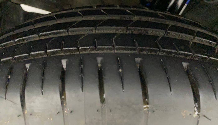 2015 Maruti Baleno DELTA PETROL 1.2, Petrol, Manual, 69,216 km, Left Front Tyre Tread