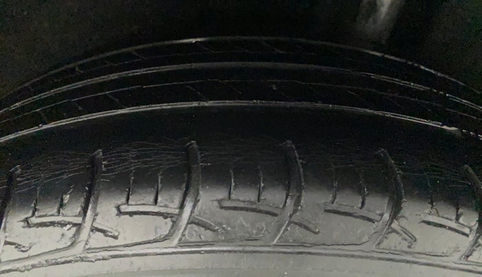 2015 Maruti Baleno DELTA PETROL 1.2, Petrol, Manual, 69,216 km, Left Rear Tyre Tread