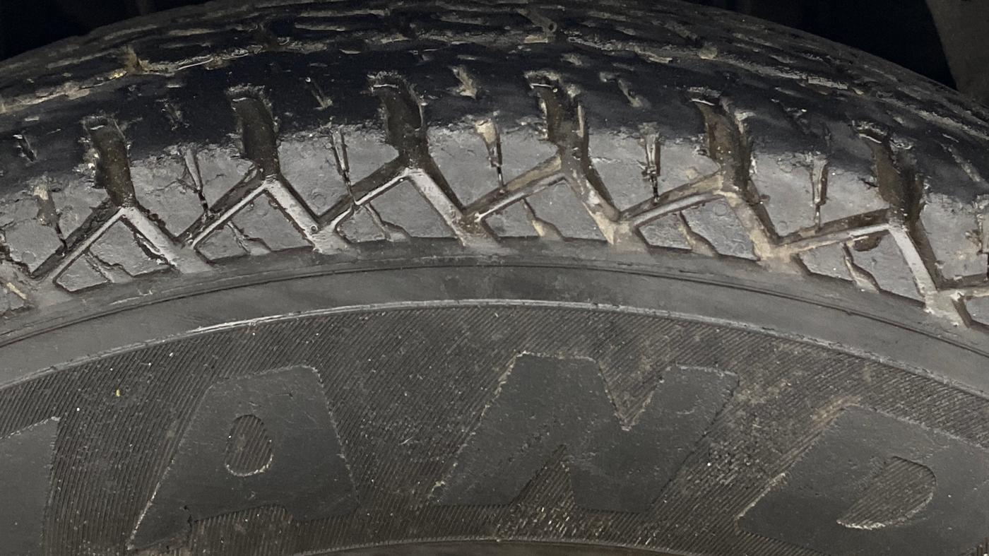 2016 Mahindra TUV300 T8, Diesel, Manual, 92,525 km, Left Front Tyre Tread