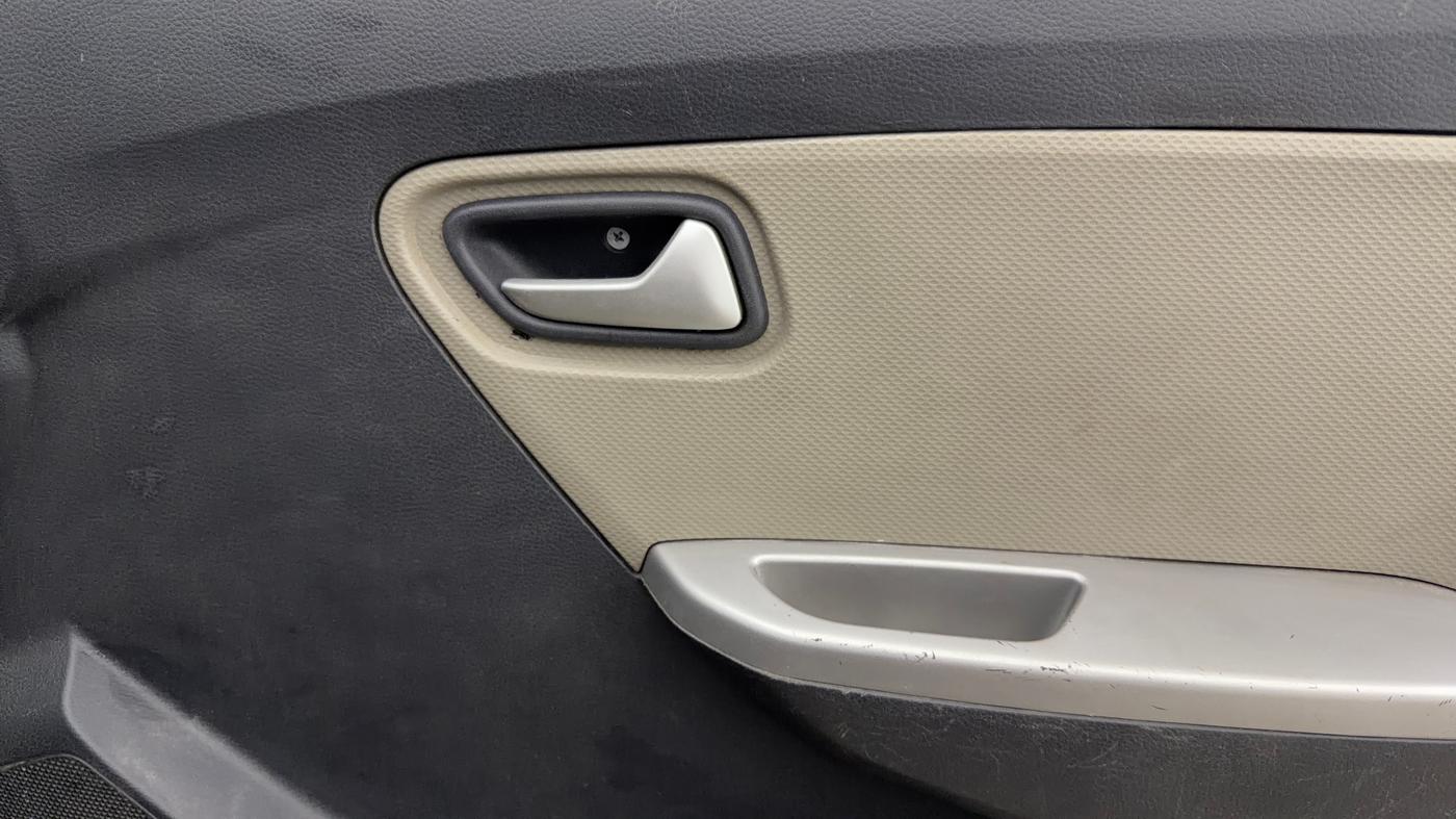 2018 Maruti Alto K10 VXI (O) AMT, Petrol, Automatic, 63,323 km, Driver Side Door Panels Control