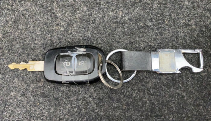 2017 Renault Kwid RXT 1.0, Petrol, Manual, 56,982 km, Key Close Up