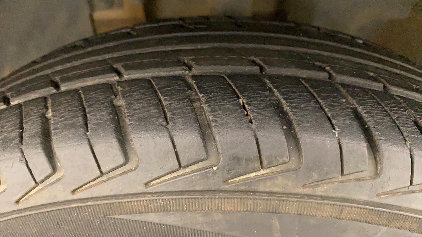 2017 Renault Kwid RXT 1.0, Petrol, Manual, 56,982 km, Left Front Tyre Tread