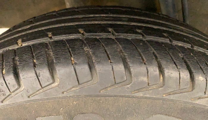 2017 Renault Kwid RXT 1.0, Petrol, Manual, 56,982 km, Right Rear Tyre Tread