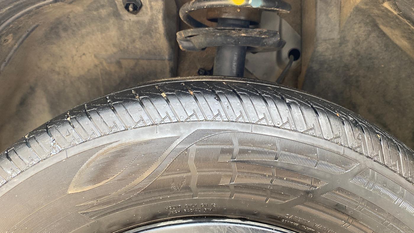 2024 Tata PUNCH ACCOMPLISHED MT CNG, CNG, Manual, 64,239 km, Left Front Tyre Tread